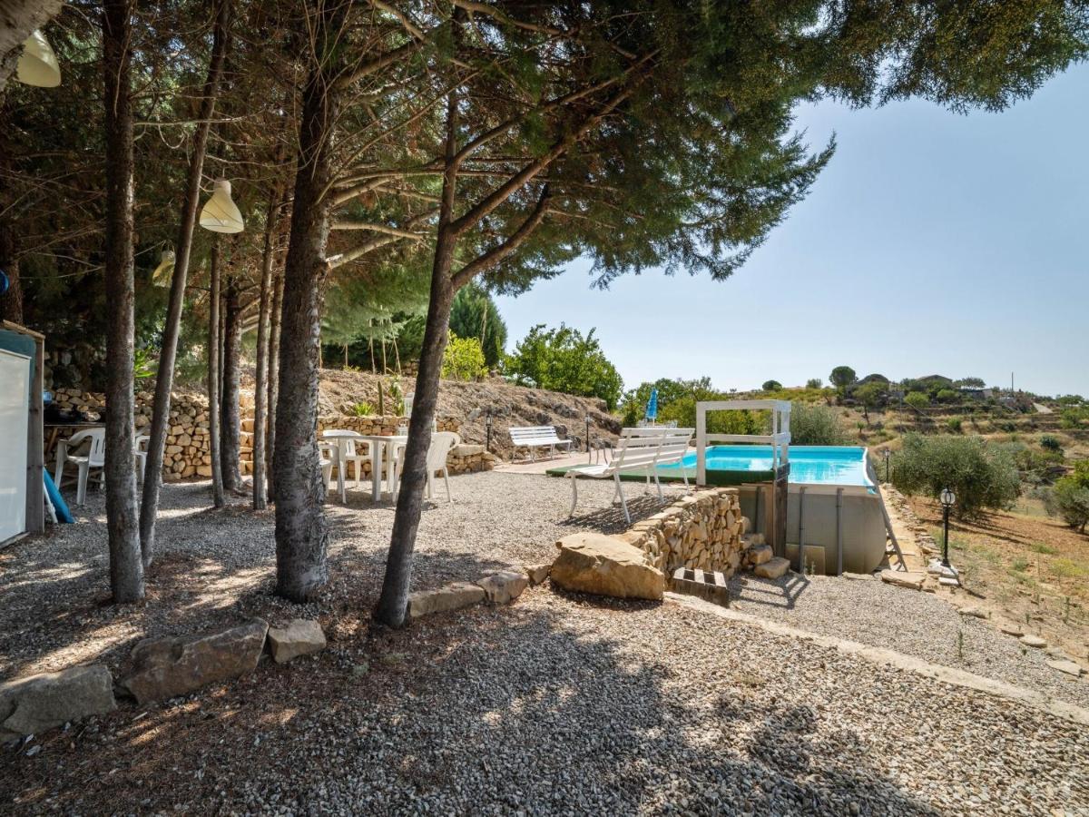Belvilla By Oyo Modern Villa In Nissoria With Pool Exteriör bild